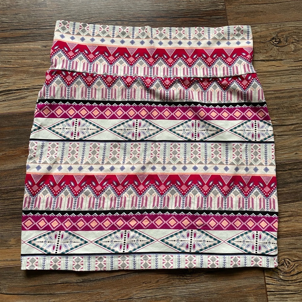 NWOT Charlotte Russe multicolored patterned mini skirt